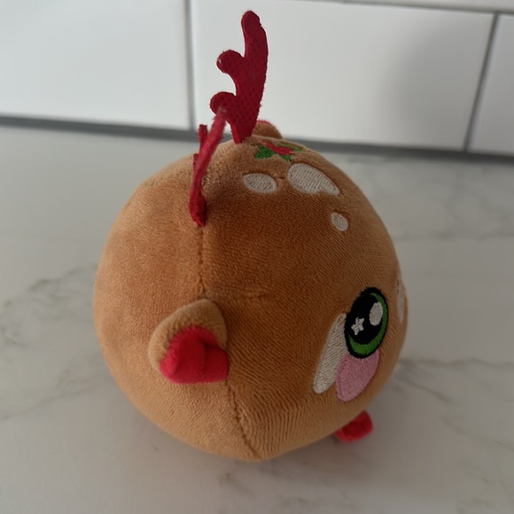 4/$10 Reindeer - Picture 2 of 8